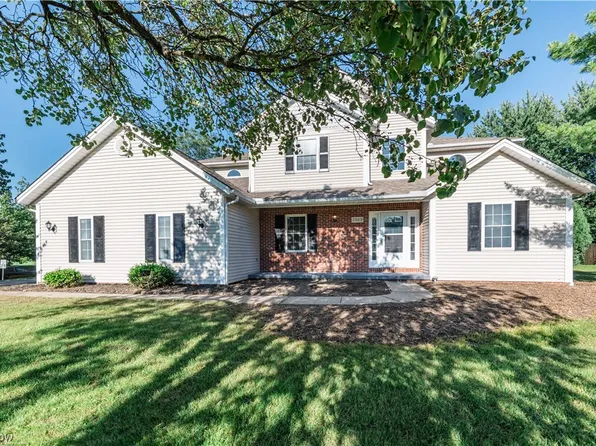 7389 Foghorn Ln, Northfield, OH 44067