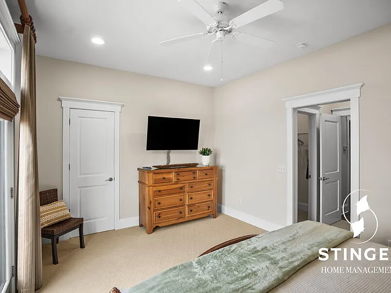 700 Bay St #207 — Photo 27