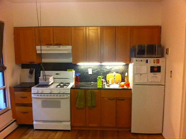 2nd image of 129 Mulberry St APT 2B
