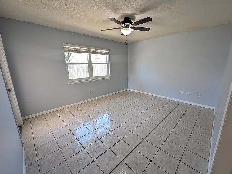 2217 Calle De Pizzaro — Photo 32