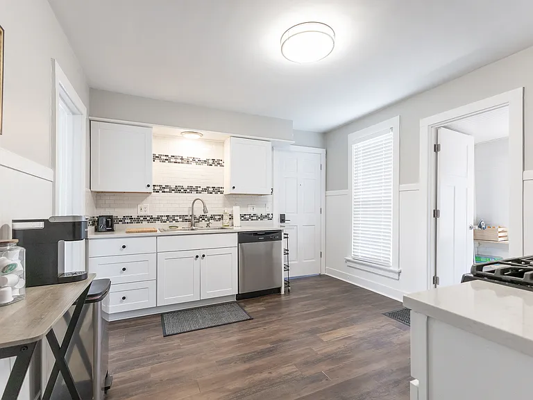 716 Coit Ave NE — Photo 16