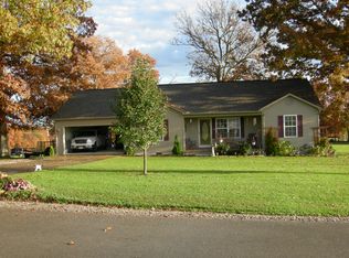 906 Grace Hill Dr, Crossville, TN 38571