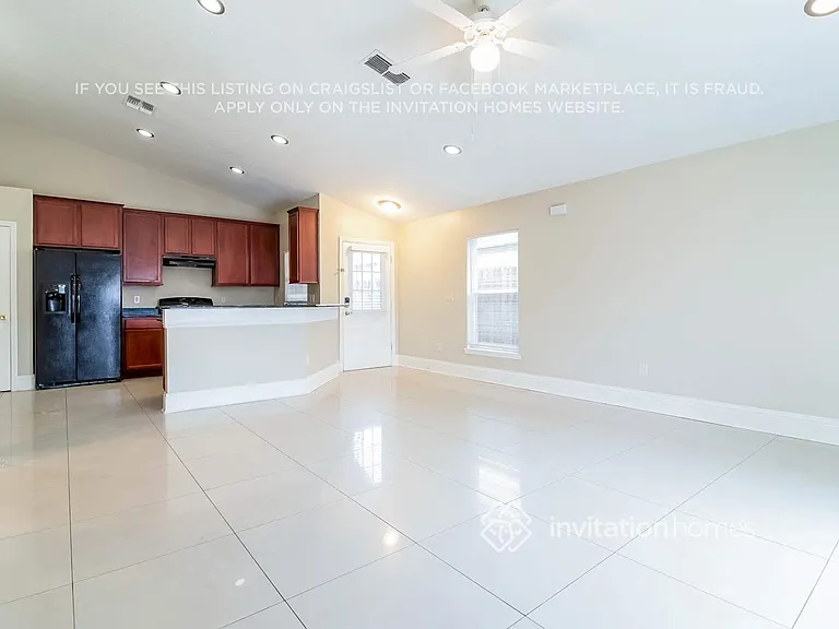 7918 Hidden Hollow Dr — Photo 7
