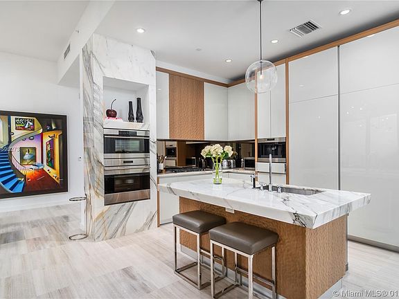 3rd image of 2821 S Bayshore Dr Unit 11D