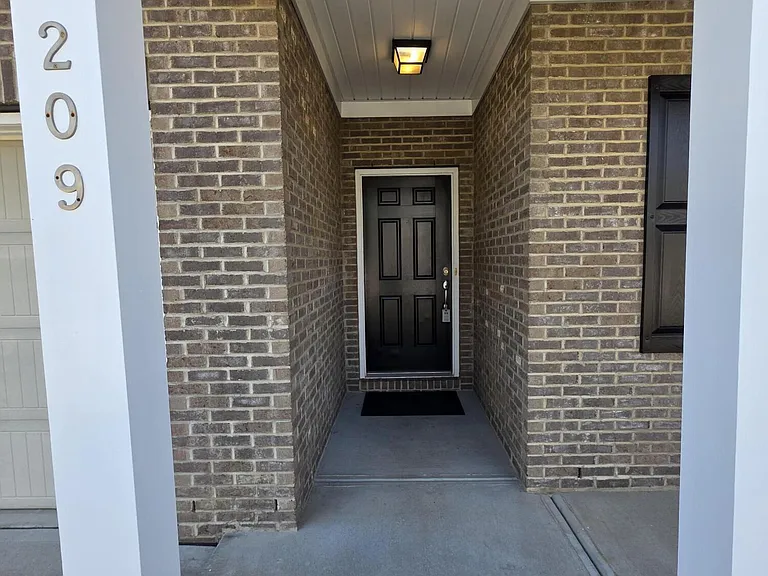4209 Auburn Hills Dr — Photo 4