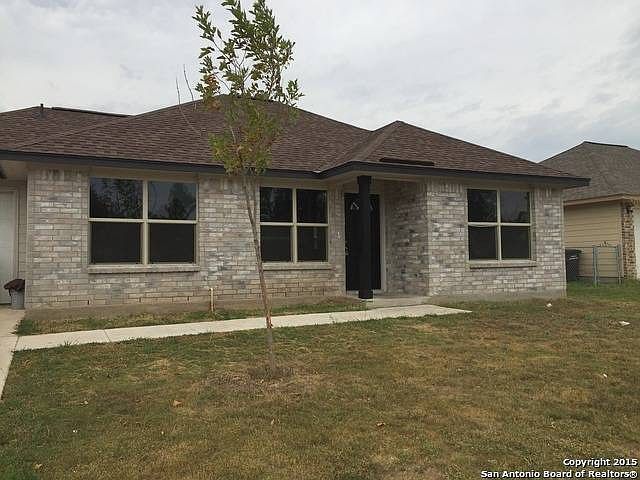 1st image of 4631 Hollyspring Dr