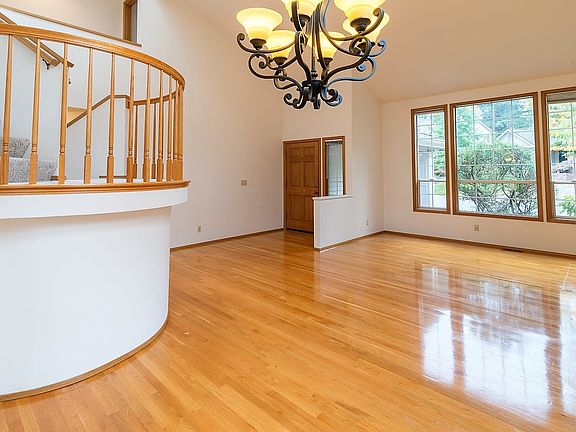 4th image of 25410 SE 42nd St