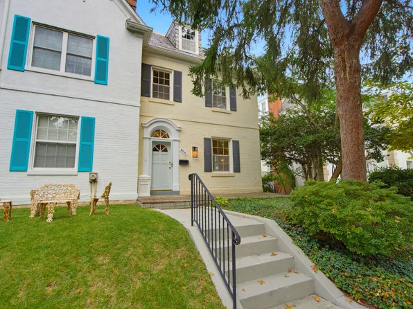 2915 Cathedral Ave NW, Washington, DC 20008