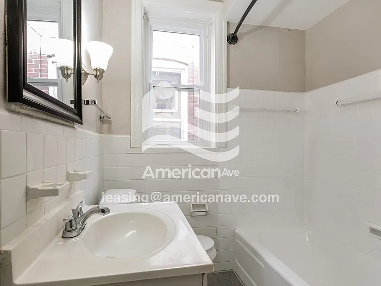 596178_013_wm_-_bathroom_13579498.jpg