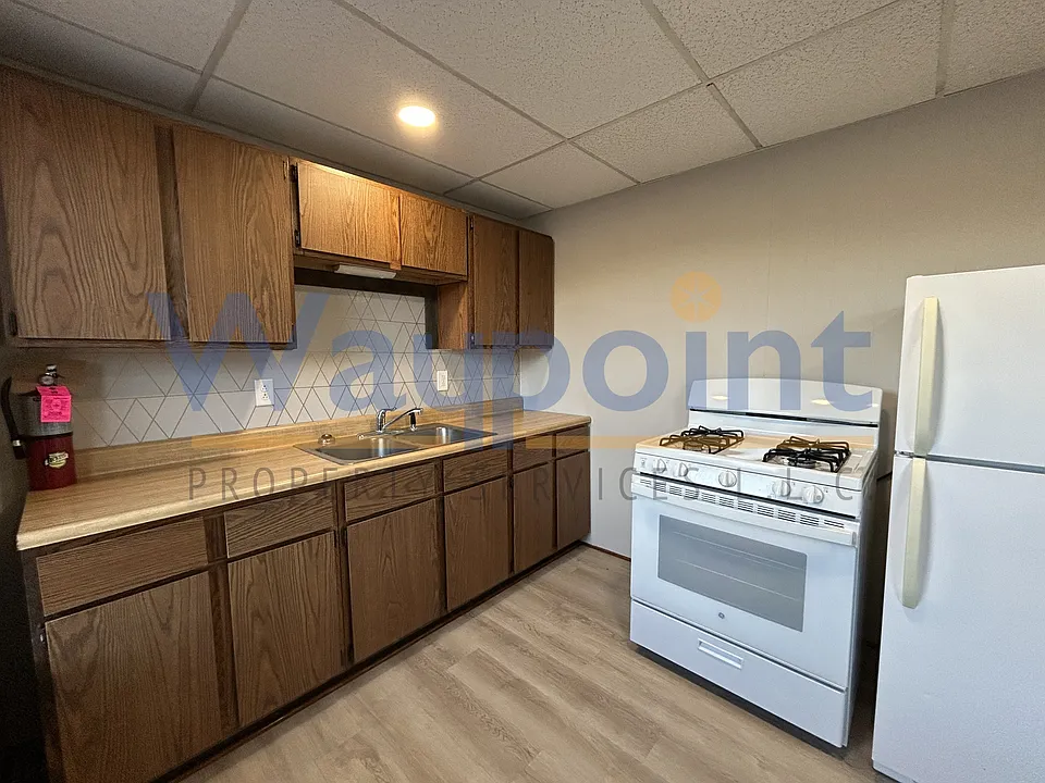 102 S Lafayette St #2