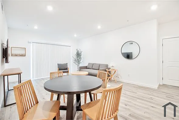 2 bed, $2,499 — Photo 3
