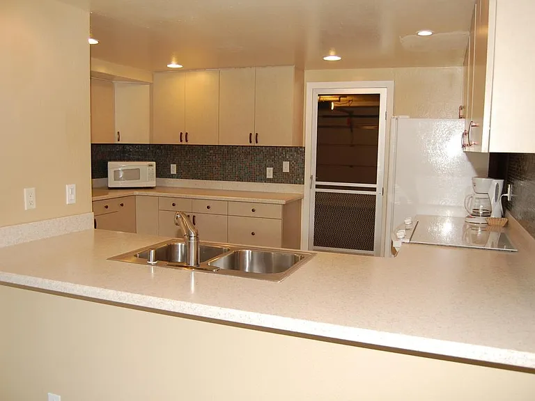 559 Keolu Dr — Photo 9
