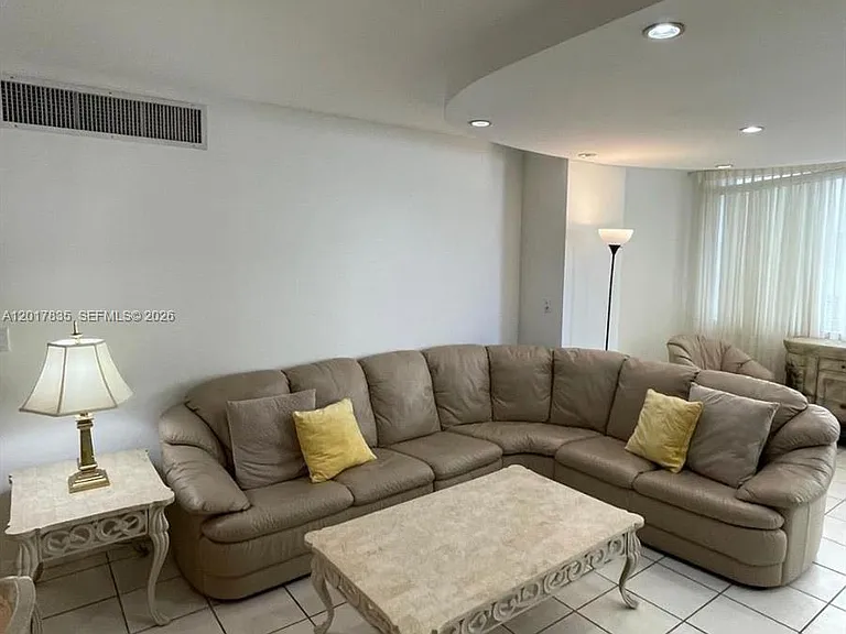 5005 Collins Ave #424 — Photo 4