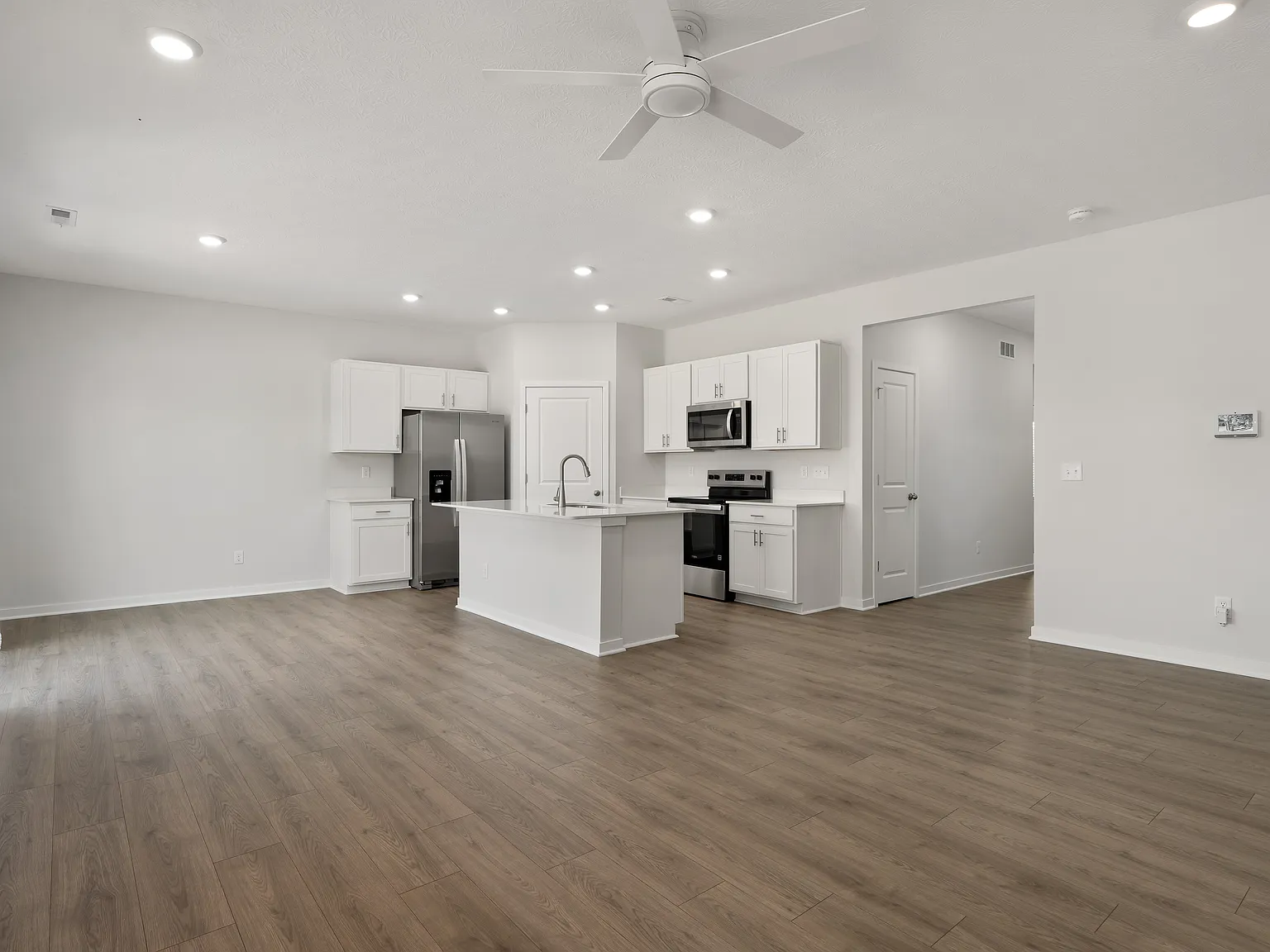 3 bed, 1500 sqft, $2,595 — Photo 4