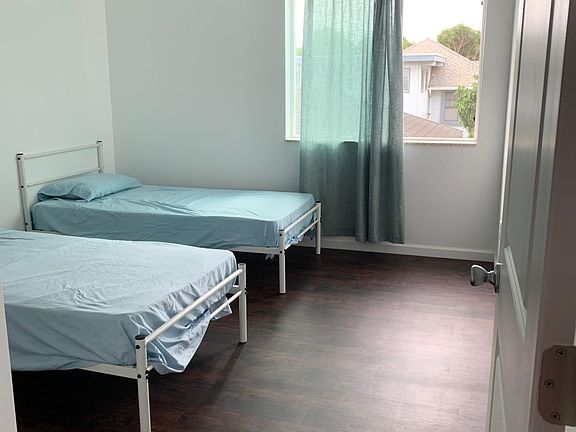 4th image of 98-132 Kaulike Dr #6