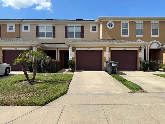 2 bed, 2.5 bath, 1313 sqft, $1,700 — Photo 2