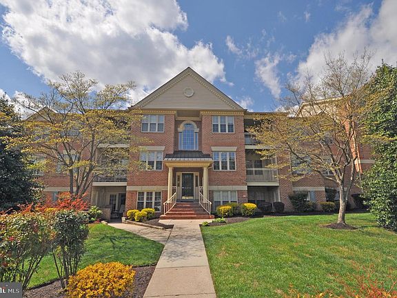 2nd image of 1715 Landmark Dr Unit 2H