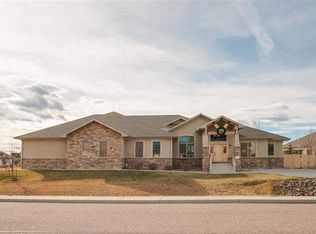 909 W Dale Blvd, Cheyenne, WY 82009