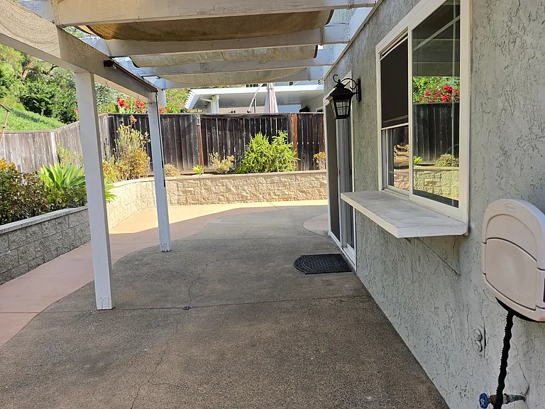 2361 Valley View Pl — Photo 7