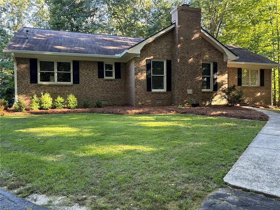 674 Clarke Trl