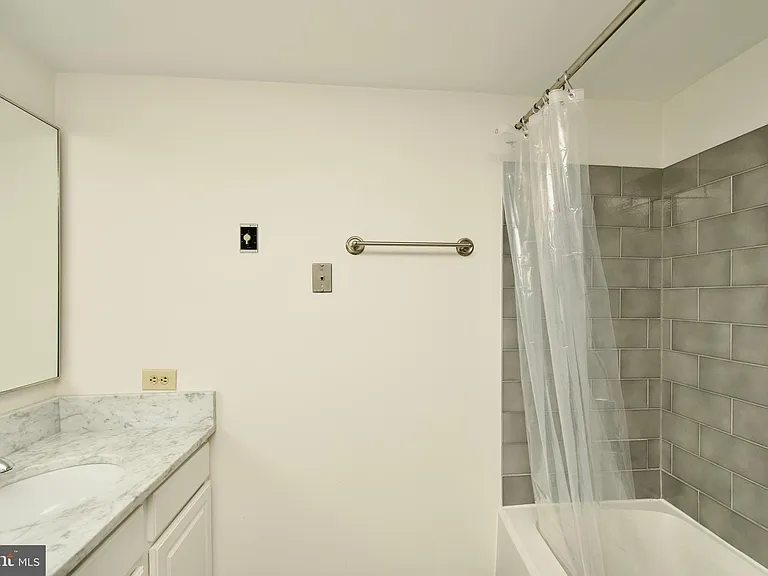 1250 S Washington St #218 — Photo 23