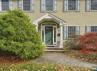 605 Craig Ave, Paramus, NJ 07652