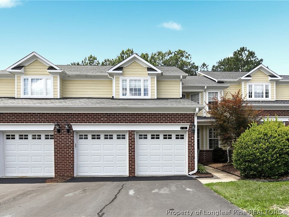 1st image of 82 Pine Hawk Dr