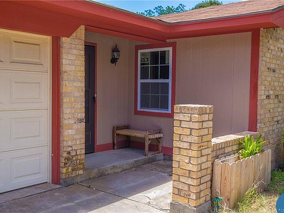 5th image of 3606 Surrey Ln