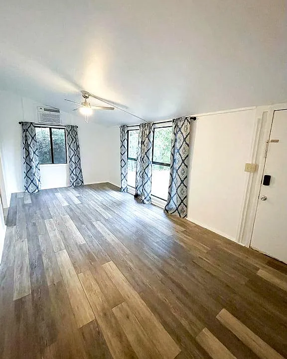 118 1/2 Sebrell Ave