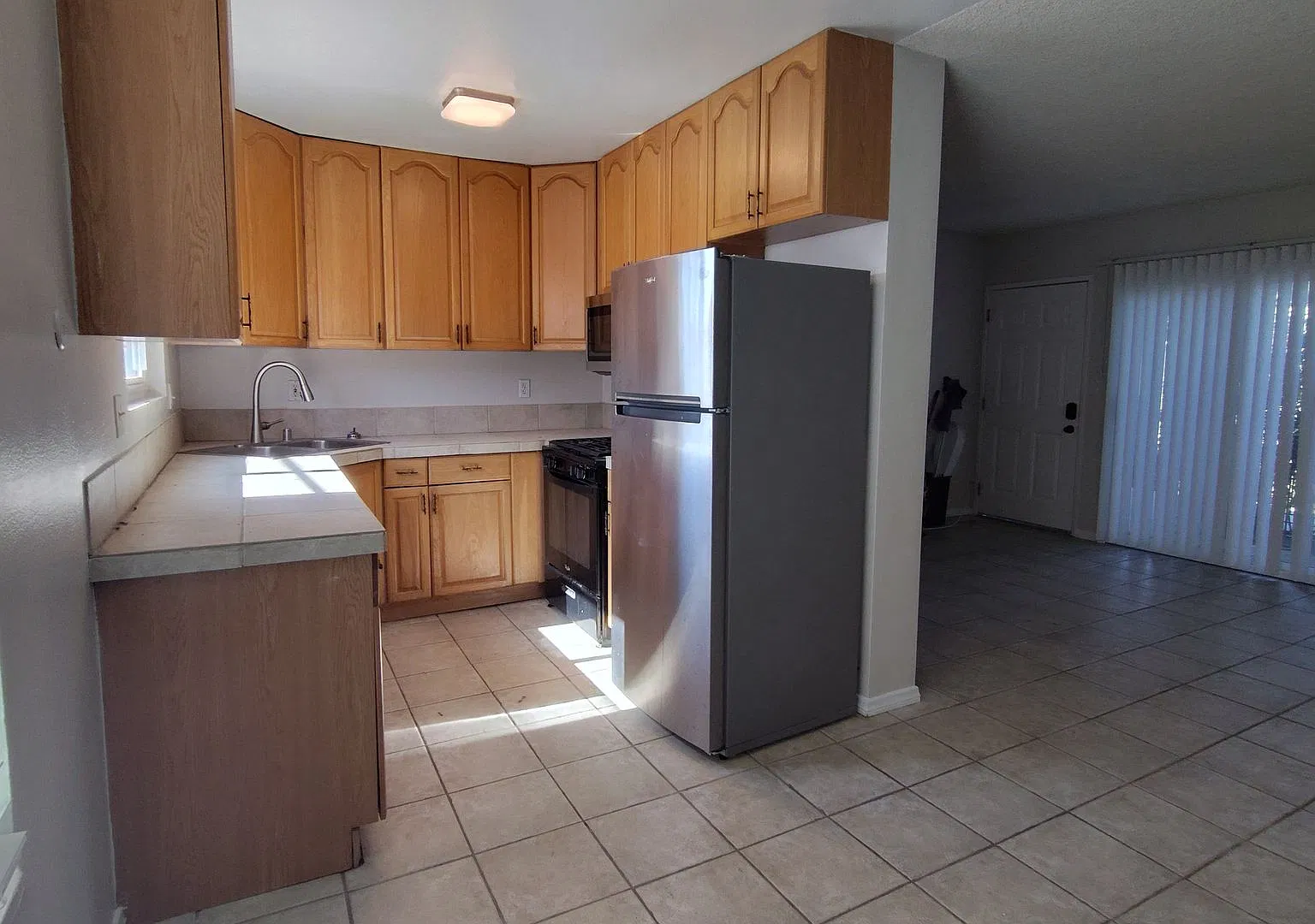Don't miss this charming apartment in one of San Diego's most sought-after beach communities. Enj... — Photo 1