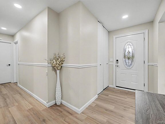 4th image of 321 Tallwood Drive