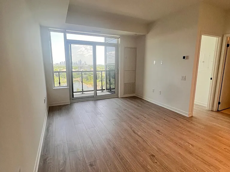 2495 Eglinton Ave W #602 — Photo 7