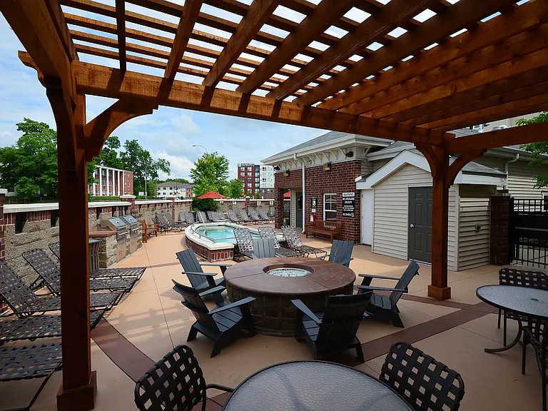 308_University Commons_Exterior_Pergola_01_web