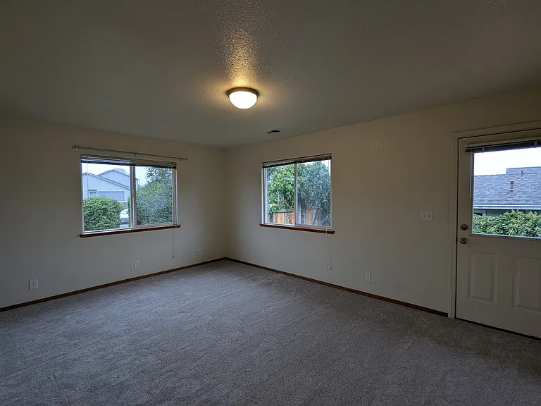 1725 McKinleyville Ave — Photo 7