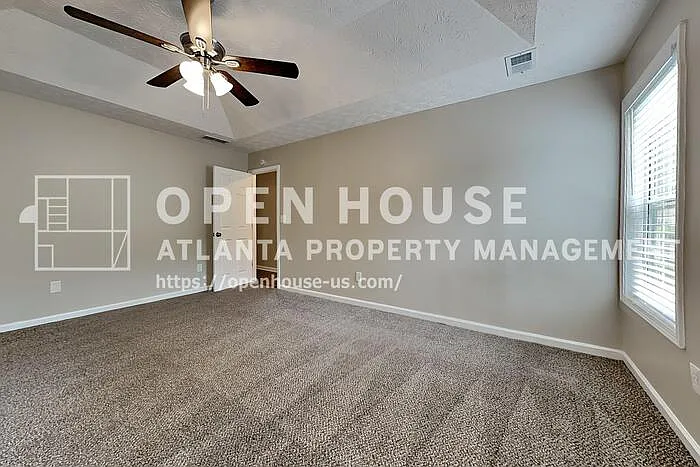 70 Leighs Grove Way — Photo 9