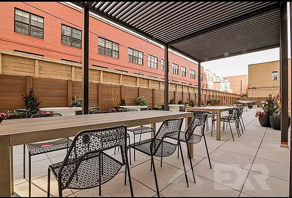 Rented by EXR | media 12