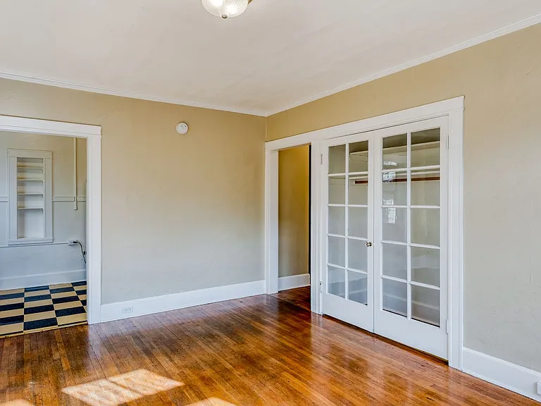 Burlingame — Photo 15