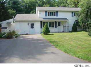 3668 Sailfish Ln, Baldwinsville, NY 13027
