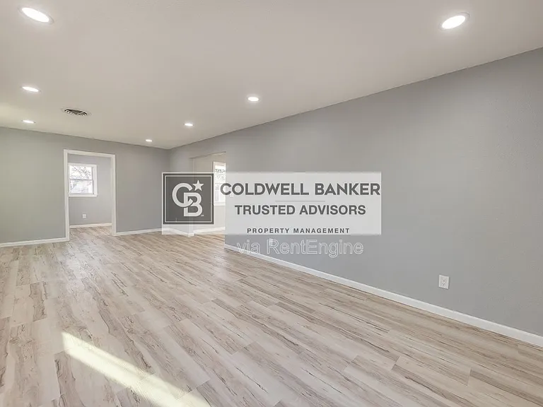 5409 Avenue D — Photo 5