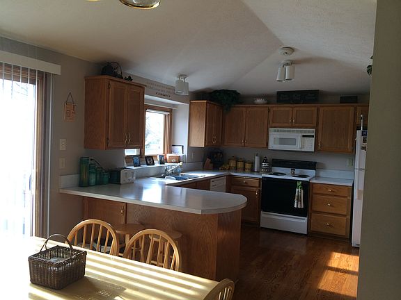4th image of 1409 W Dakota St