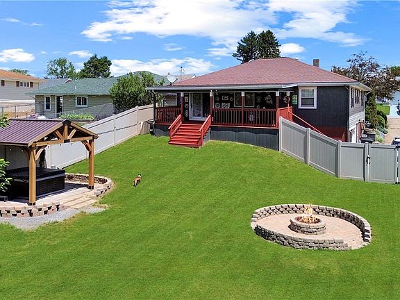 3rd image of 401 Westwood Dr