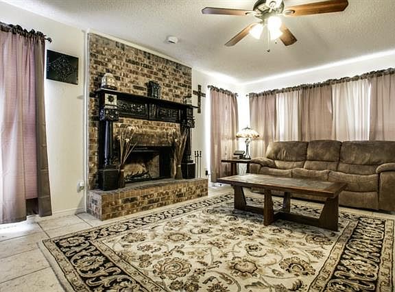 3rd image of 532 Blanco Dr