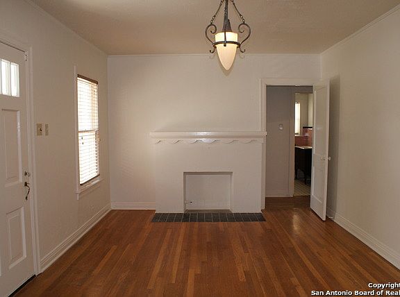 5th image of 2248 W Magnolia Ave