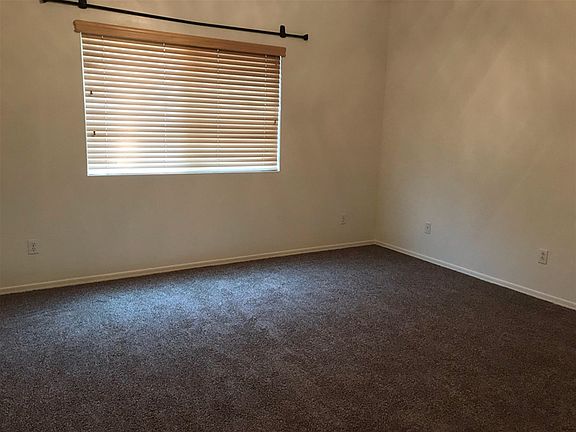 5th image of 17553 W Young St
