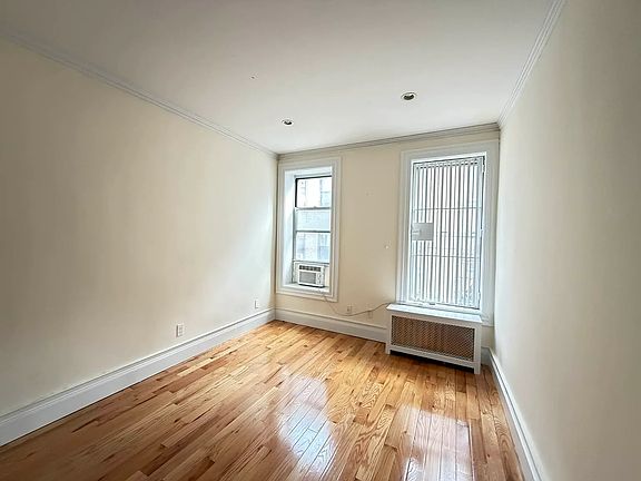 3rd image of 417 W 43rd St #96