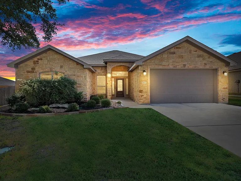 1657 Lacy Ridge Dr — Photo 1