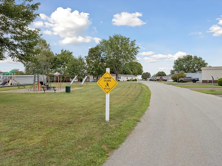 Sunny Acres — Photo 43
