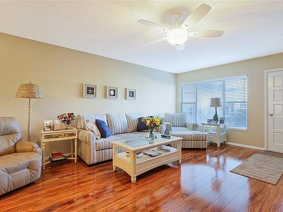 4th image of 2285 Norwegian Dr APT 9