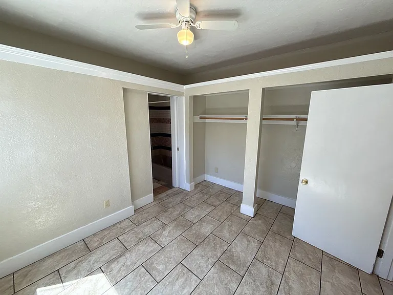 291 Clay St W #3 — Photo 12