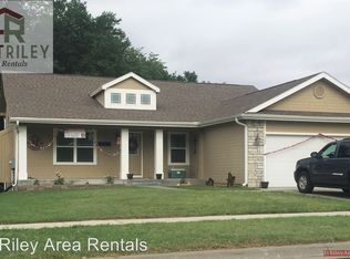 1304 Elm Creek Dr, Junction City, KS 66441